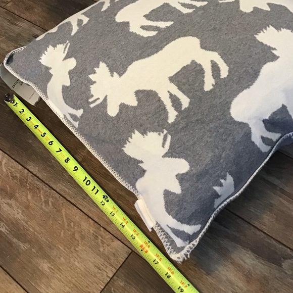 Artisan De Luxe 🆕 with tags Moose pillow - Picture 7 of 9